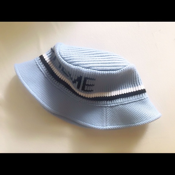 Supreme Hat - Picture 2 of 3